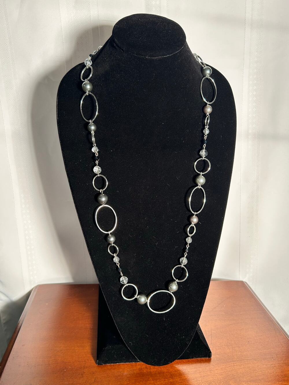 VTG Lia Sophia Alpine Necklace Silver Tone Interlocking Rings Smoky Gray Beads